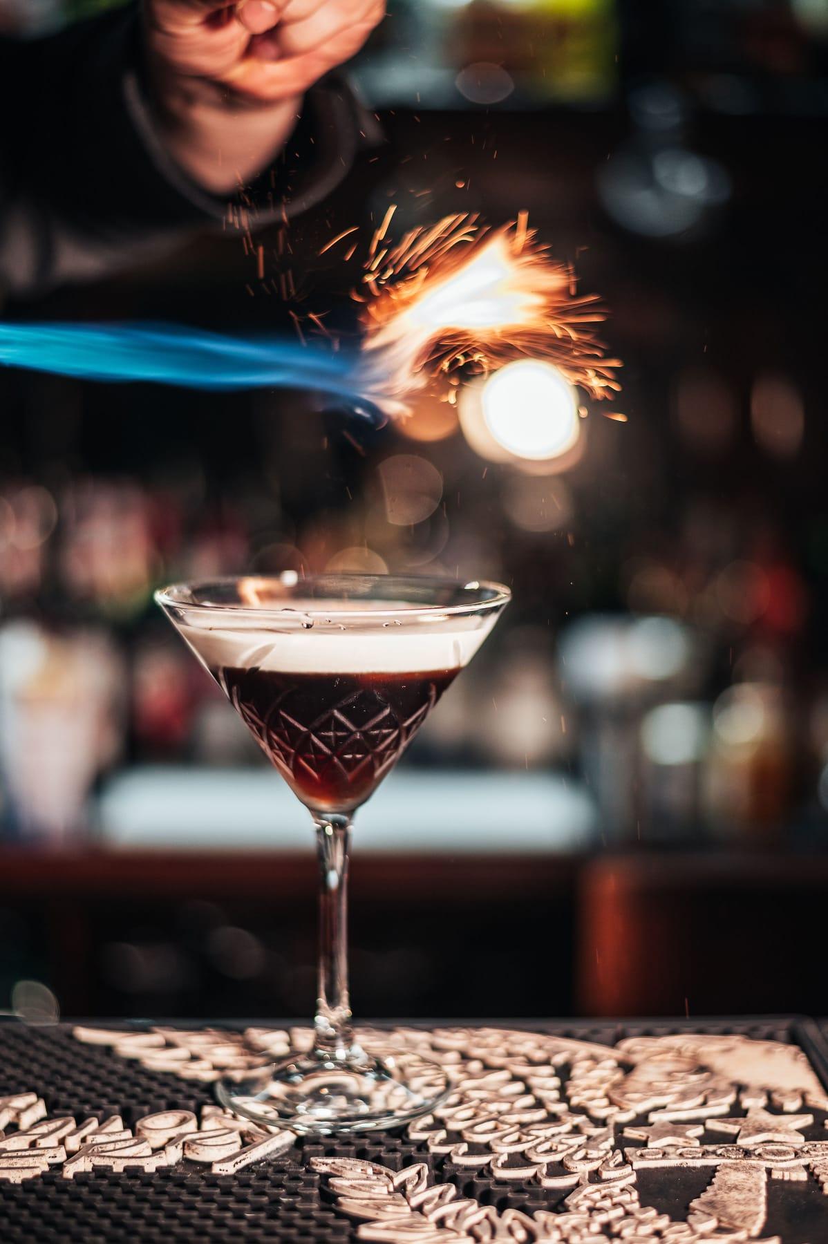 Luxury Outdoor Bar Service